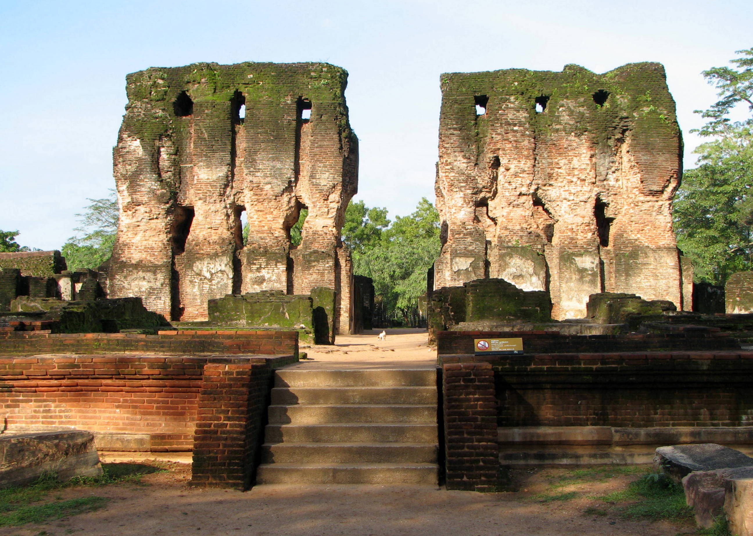 ROYAL PALACE - POLONNARUWA